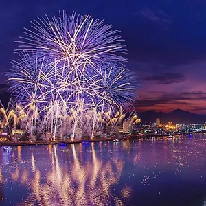 Отель Ibiza Riverfront Powered By Aston, Дананг